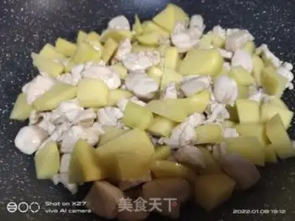 Make Chicken curry potatoes step 3