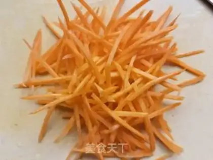 Make Carrot peppers with sea cucumber step 4