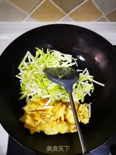 Make Yellow eggs step 2
