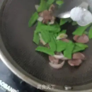 Make Weenie eggs fried Dutch beans step 14
