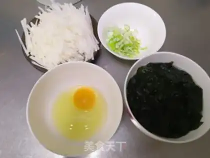 Make White radish with egg soup step 0