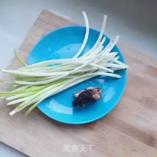 Make Porky and yellow eggs step 0