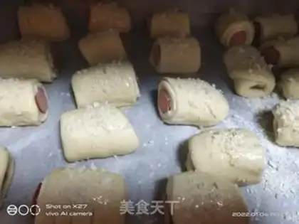 Make A mini ham sausage roll step 12