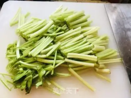 Make Celery sprouts step 1