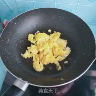 Make Porky and yellow eggs step 3