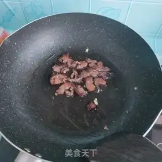 Make Porky and yellow eggs step 4