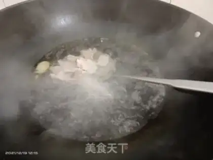 Make Skinny pork and liver soup step 1
