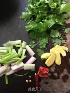Make Red burning yellow flowers step 1