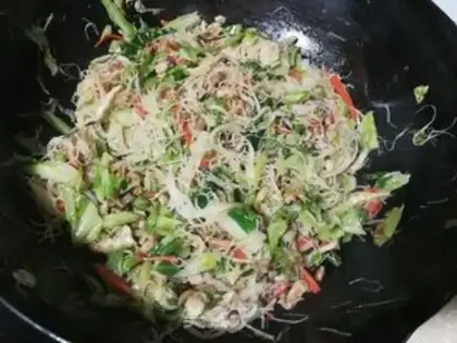 Make Scrambled meat and powdered pork step 9