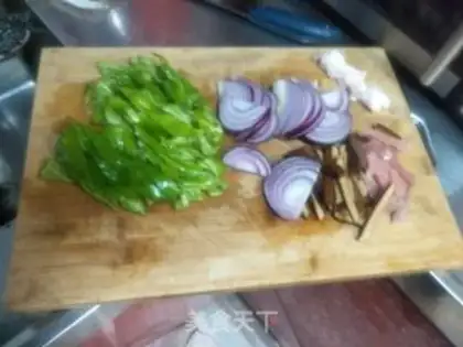 Make Hot pepper sauce fried eggs step 0