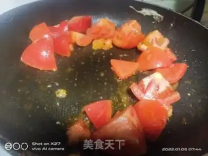 Make Tomato fried eggs step 4