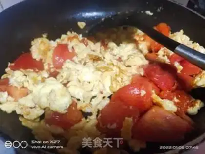 Make Tomato fried eggs step 6