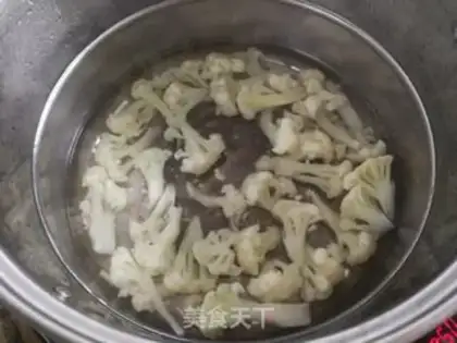 Make Garlic beef gravy step 1