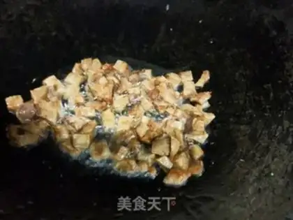 Make Weenie egg fried rice step 3
