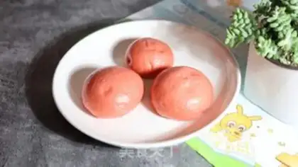 Make Red-sweet buns step 5