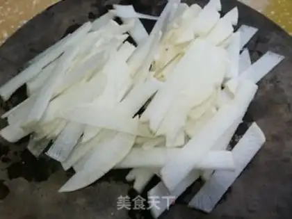 Make Five flowers for radish step 1