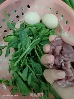 Make Scrawny bean egg soup step 0