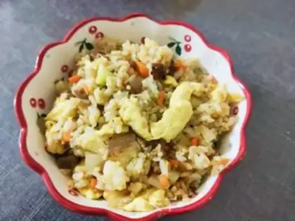 Make Weenie egg fried rice step 9
