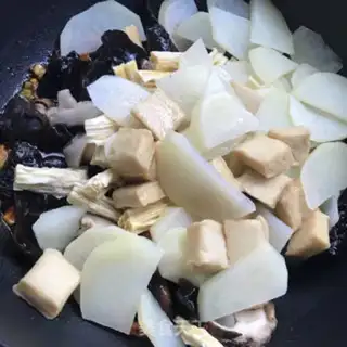Make A spicy vegetable pot step 11