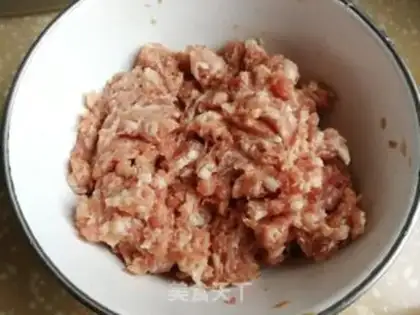 Make Pork mushroom dumplings step 1
