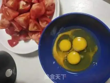Make Tomato eggs and rice step 0
