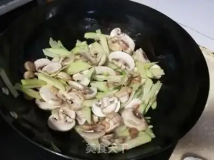 Make Mushroom follies step 7
