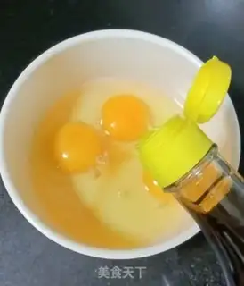 Make Ham sausage fried eggs step 1