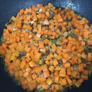 Make A gravy carrot step 3