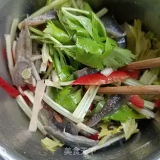 Make The sea cucumber belt step 7