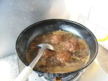 Make Red burning lion head step 11
