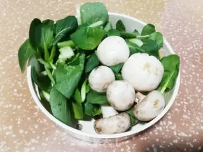 Make Mushrooms and greens step 0