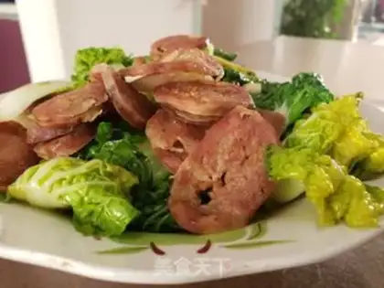 Make Yellow cabbage fried sausage step 8