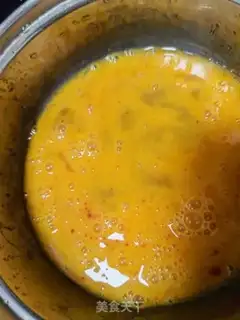 Make Eggs, red and green step 1