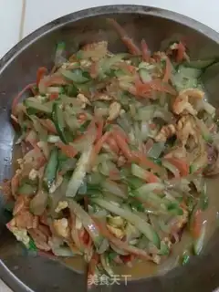 Make Eggs, red and green step 4