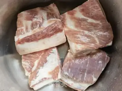 Make A loaf with plum and meat step 0