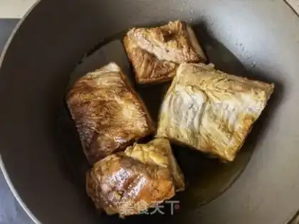 Make A loaf with plum and meat step 7