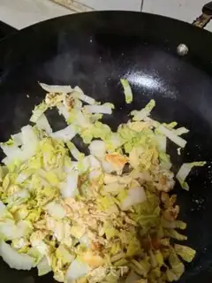 Make Eggs and cabbage step 4
