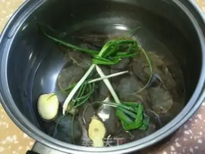 Make Salt shrimp step 1