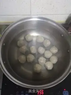 Make Spinach beefball soup step 2