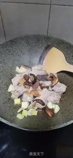 Make Potato mushrooms burn ribs step 2