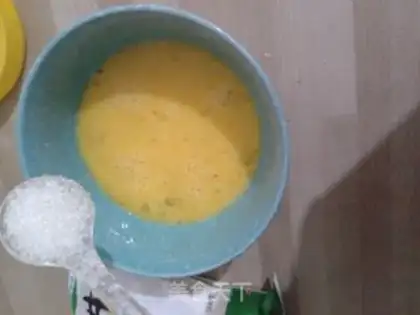 Make Microwave eggs step 1