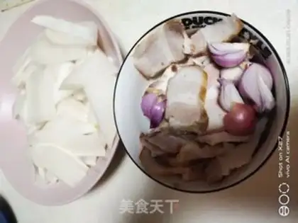 Make Five flowers for radish step 0