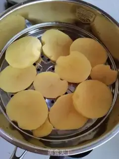 Make Cheese-cracked potatoes step 0