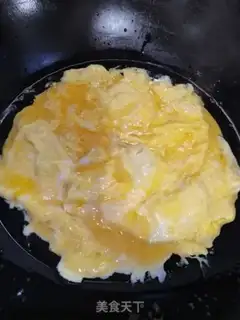 Make Garlic fried eggs step 4