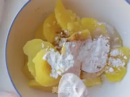 Make Cheese-cracked potatoes step 4