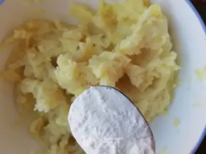 Make Cheese-cracked potatoes step 5
