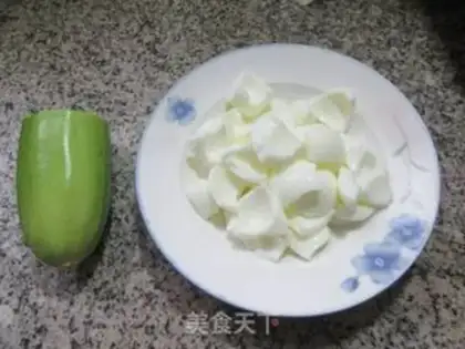 Make Pelican eggs white step 0
