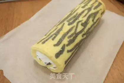 Make Tiger-skinned cream cake rolls step 17
