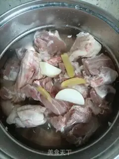 Make Roach and lamb stew step 2