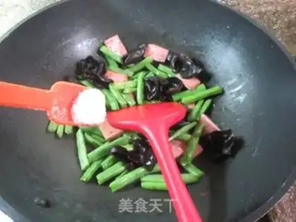 Make Black-mule ham and four beans step 4